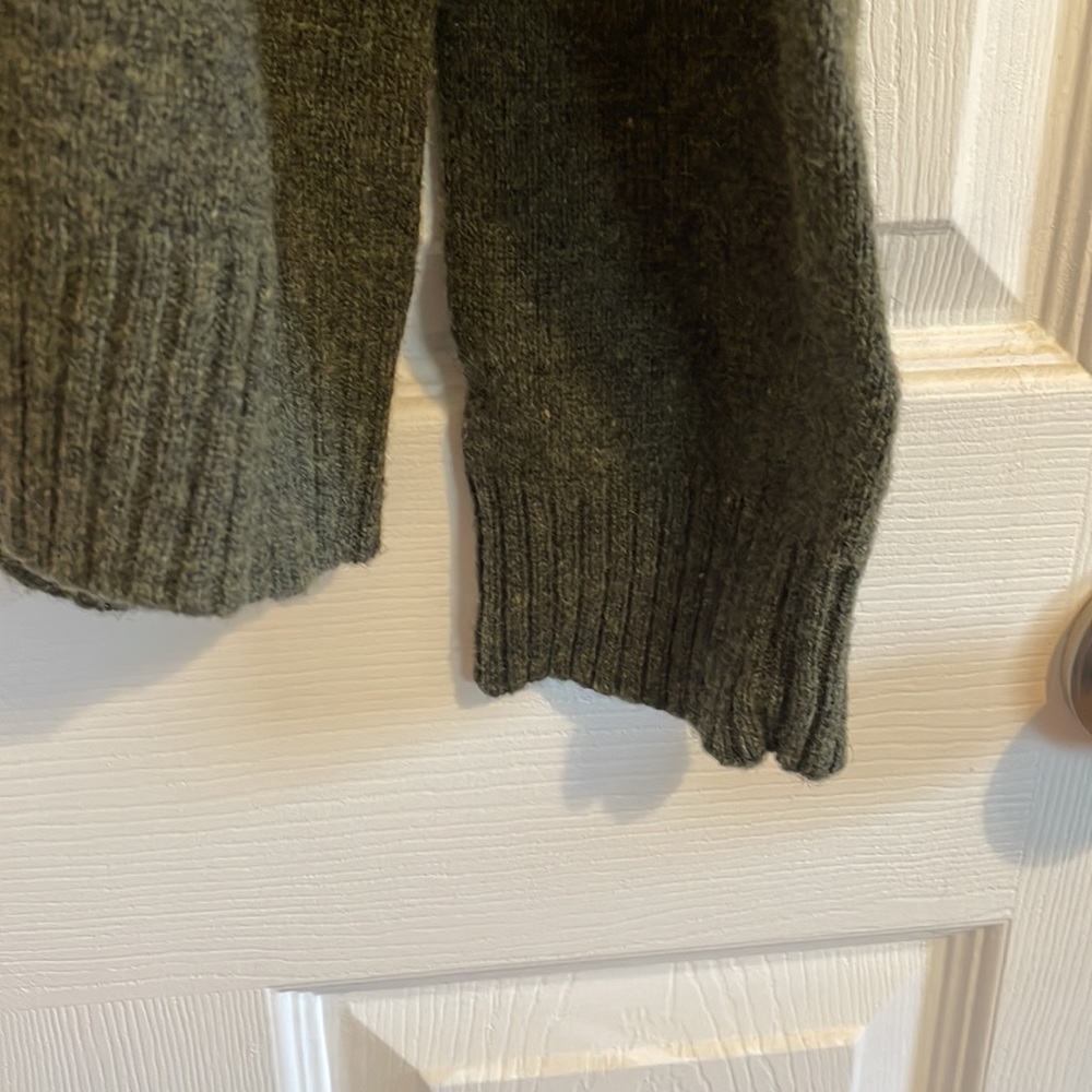 Lee Valley Ireland. lambswool mossy green quarter zip sweater. XL. - Picture 6 of 10